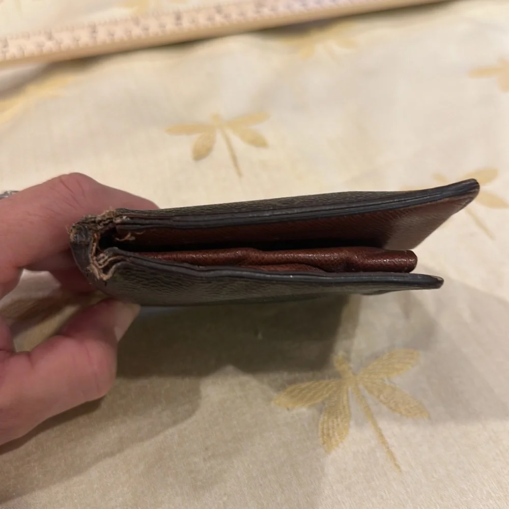 Louis Vuitton / LV Vintage Brown Monogram Logo Bifold Wallet w/ Coin Compartment